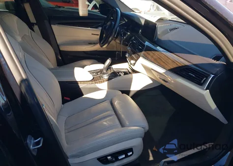 2018 BMW 530I xDrive z USA, uszkodzony, nr VIN WBAJA7C57JG908128